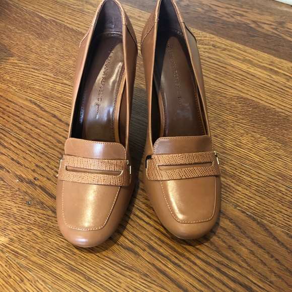 NEW: Banana Republic heels - Picture 2 of 4